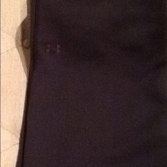 🎉 Woman’s XS or youth xl semi fitted Under Armour - Picture 6 of 8